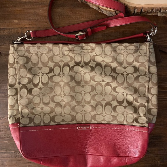 HOST PICK ๐คฉ COACH Duffle Park Signature Hobo - Picture 1 of 5